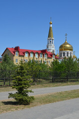 Fototapeta na wymiar The road to St. John the Theologian Cathedral, Volzhsky city