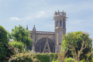 Fototapeta na wymiar église de Carcassonne