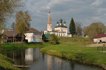 Obraz premium church by the river
