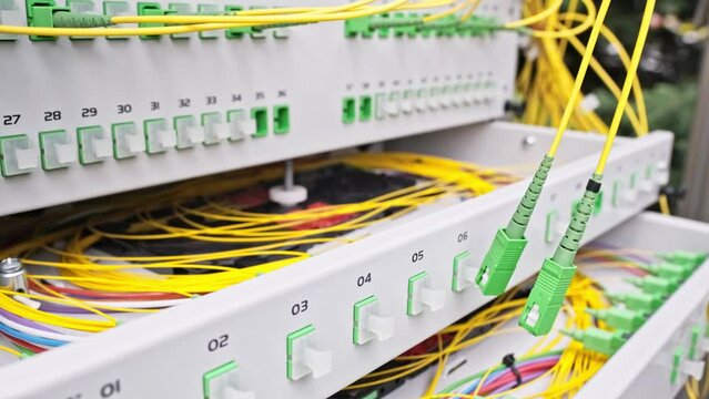 Telecommunication Street Cabinet, Technician Switching Fiber Patch Cord in Optical Distribution Frame 