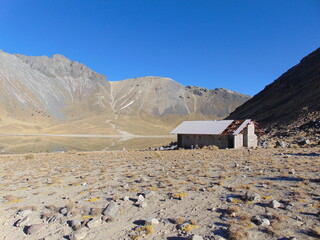 abandoned house in the desert