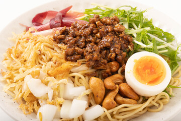 冷やし汁なし坦々麺