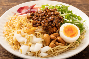 冷やし汁なし坦々麺