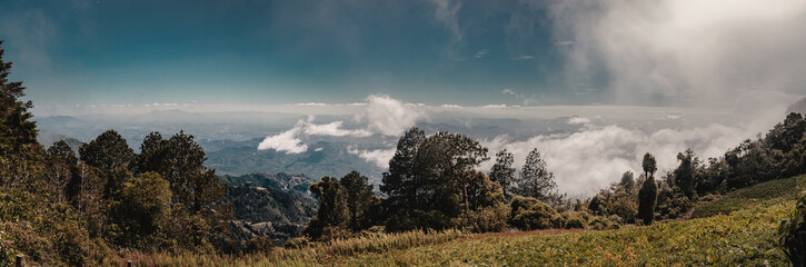 Paisaje en El Pital, El Salvador. Montañas de El Salvador con una gran vista desde lo más alto de El Salvador. - obrazy, fototapety, plakaty