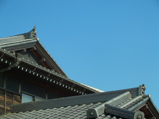 Fototapeta premium 古民家と秋空