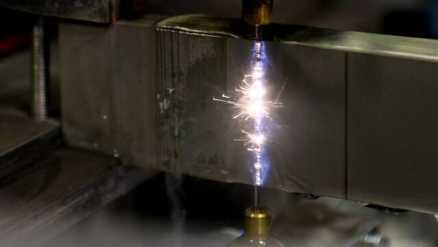 high-speed electric erosion wire-cutting machine with cnc