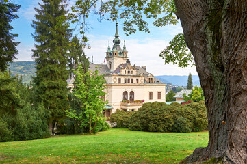 Fototapeta na wymiar Park view on Velke Brezno castle, Czech Republic