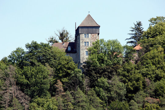 Die Burg "Burg F&uuml;rstenstein". Albungen, Hessen, Deutschland, Europa  --
The high castle "Burg Fuerstenstein". Albungen, Hesse, Germany, Europe