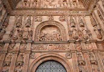 Fototapeta premium vista di una parte del meraviglioso portale della cattadrale spagnola di Salamanca