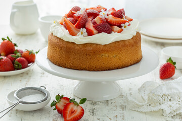 strawberry  cake with cream cheese frosting