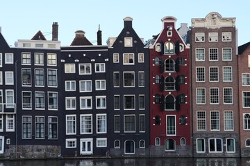 Obraz premium houses in front of the canal in Amsterdam 