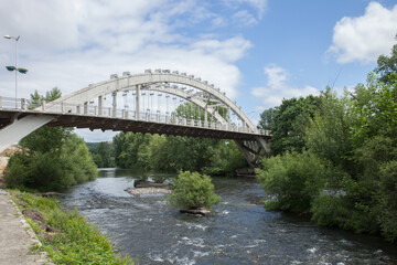 Pont métallique franchissant la rivière Allier à Langeac  en haute-Loire