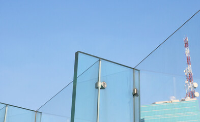 Glass facade structure special thickness layer.