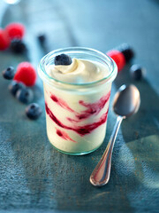 Joghurt mit Fruechten