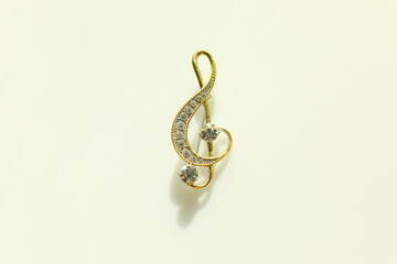 Tremble G clef musical note rhinestones brooch pin vintage costume jewelry fashion accessory