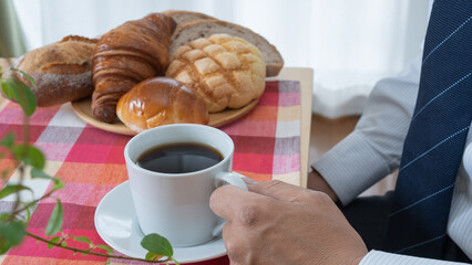 パンとコーヒーとビジネスマン