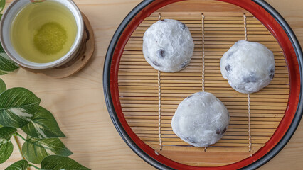 和菓子の豆大福と緑茶