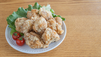 日本の鶏もも肉の唐揚げ