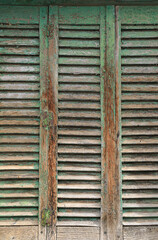 contraventana lamas americana vieja verde persiana ventana 4M0A8367-as22