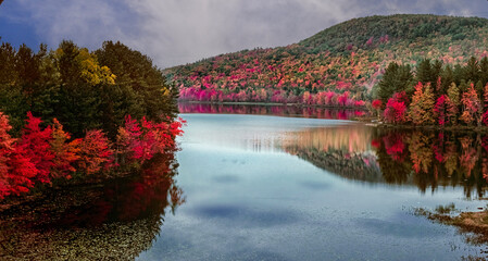 Bend in the Connecticut River during fall foliage 