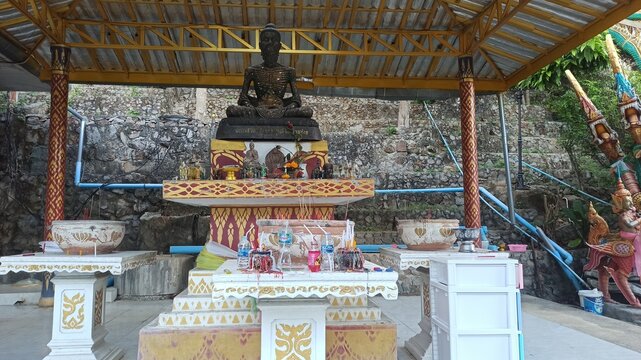 statue 1247