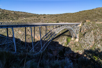 Puente de Requejo sobre el río Duero (1914). Pino del Oro, Zamora, España.