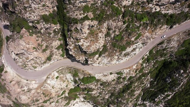 route &agrave; virages en vue a&eacute;rienne - Cap Corse