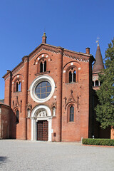 l'Abbazia di Viboldone presso Milano