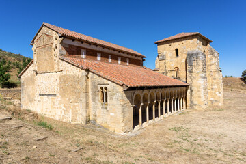 Fototapeta na wymiar Monasterio mozárabe de San Miguel de Escalada. León, España.