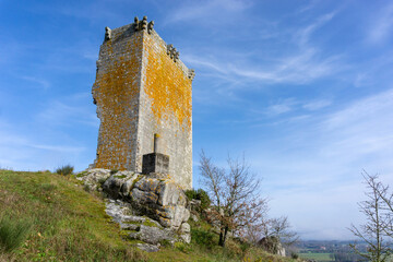 Torre de Sandiás (siglos XI-XII). Cerca de Xinzo de Lima, Ourense, España.