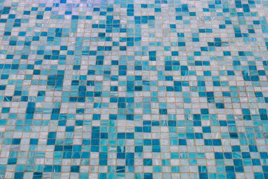 Mosaikboden in einem Swimmingpool