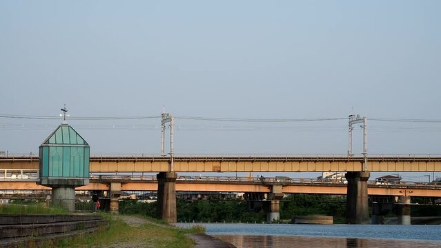 兵庫県宝塚市 武庫川を渡る阪急電車