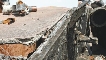 The war in Ukraine, torn by the explosion of MTLB armor, torn armor