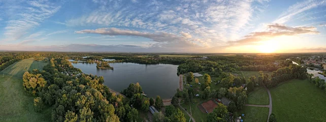 Historische Stadt Podebrady und Burg am Fluss Elbe, Schloss Podebrady (Zámek Podebrady) Tschechische Republik, Panoramablick auf die malerische Luftlandschaft © Semi