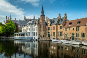 Fototapeta na wymiar The Rozenhoedkaai district of Bruges