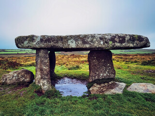 Lanyon Quoit - dolmen in Cornwall, England, United Kingdom - obrazy, fototapety, plakaty