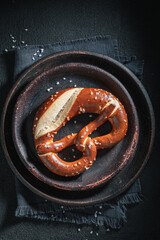 Crispy and hot pretzels as a salty snack.