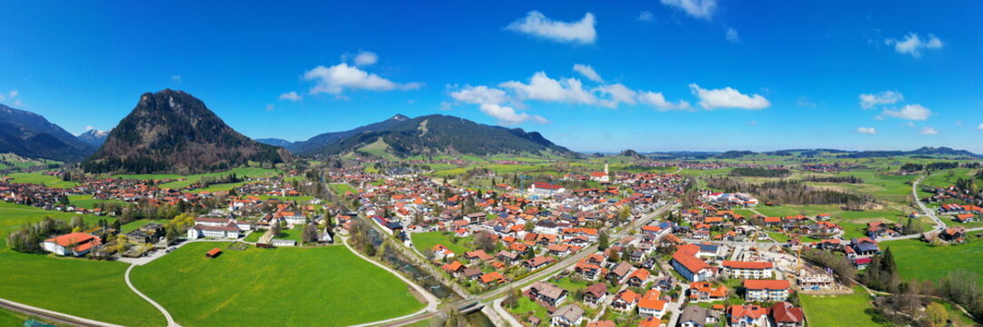 Luftbild Panorama von Pfronten mit Sehensw&uuml;rdigkeiten von der Gemeinde