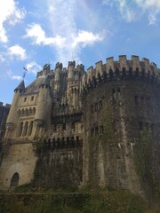 Fototapeta na wymiar Castillo de Butron, fortaleza medieval ubicada en Gatika. España.