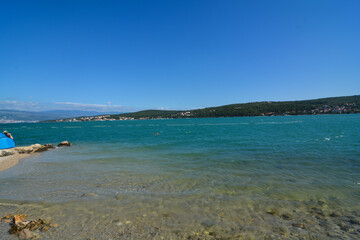Fototapeta na wymiar isola di krk croazia con mare cristallino