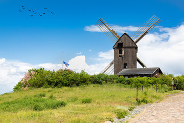 Fototapeta na wymiar Bockwindmühle im Dorf Pudagla auf der Insel Usedom
