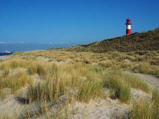 Leuchtturm in den D&uuml;nen auf Sylt