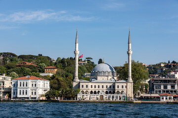 Fototapeta na wymiar Beylerbey Mosque in Istanbul