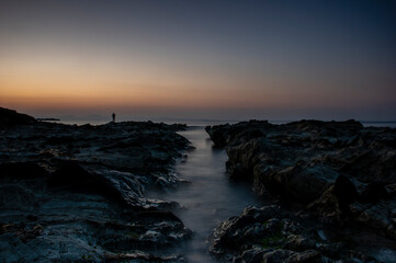 夜明け直前の三浦半島の磯