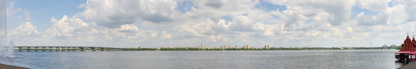 Obraz premium Panorama of Dnieper river in Dnepropetrovsk town, Ukraine.