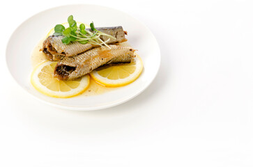 イワシ缶の爽やかレモン添え