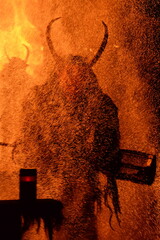 Walpurgisnacht. Teufel tanzen im Feuer