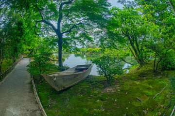 船と池
