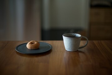 コーヒーとおやつのドーナツ