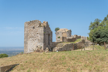 Fototapeta na wymiar Ruins of the Castell de Santueri